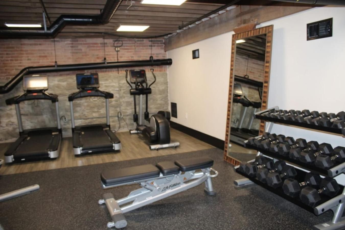 Stylish With Urban Charm Apartment *