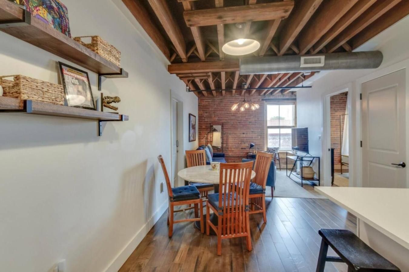 Stylish With Urban Charm Apartment Nashville