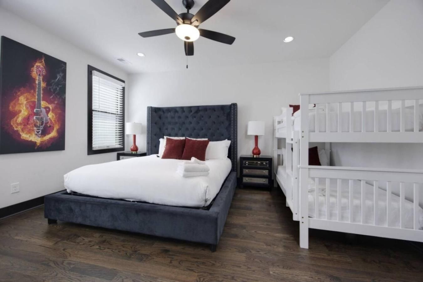 Urban Elegance Rooftop Lounge With Hot Tub Holiday home