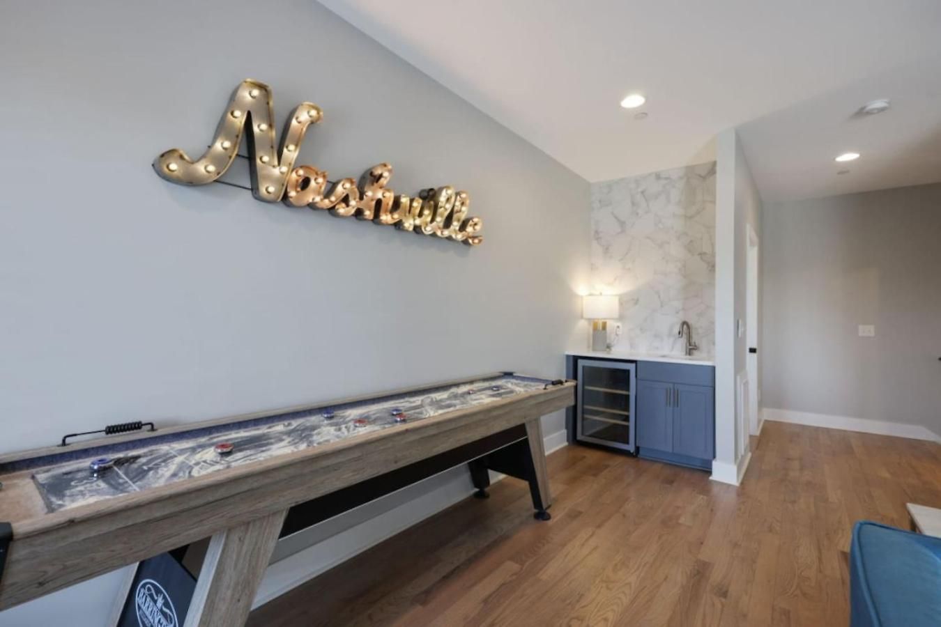 Urban Escape Rooftop Lounge With Skyline Views Holiday home Nashville