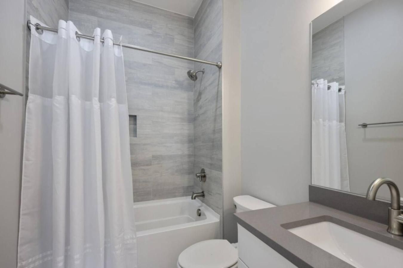 Urban Escape Rooftop Lounge With Skyline Views Holiday home Nashville