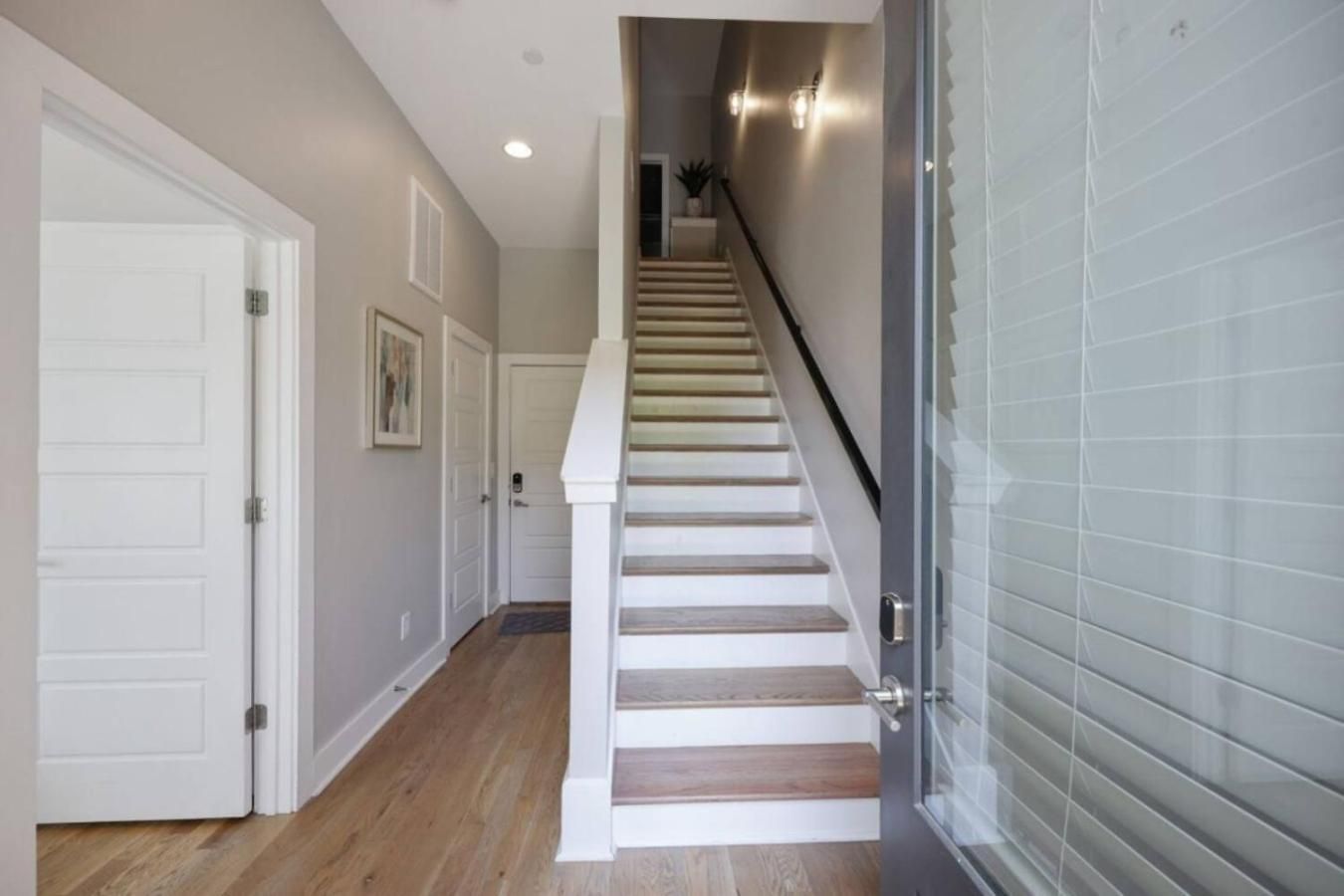 Urban Escape Rooftop Lounge With Skyline Views Holiday home Nashville