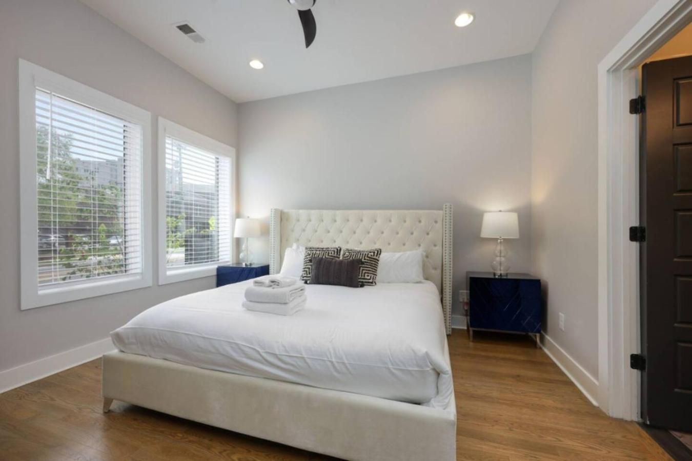 Holiday home Metro Charm - Rooftop Lounge - Hot Tub