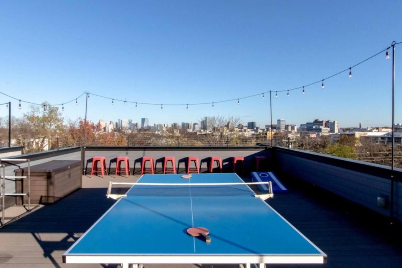 Spacious And Modern 2 Rooftops Stage Games And