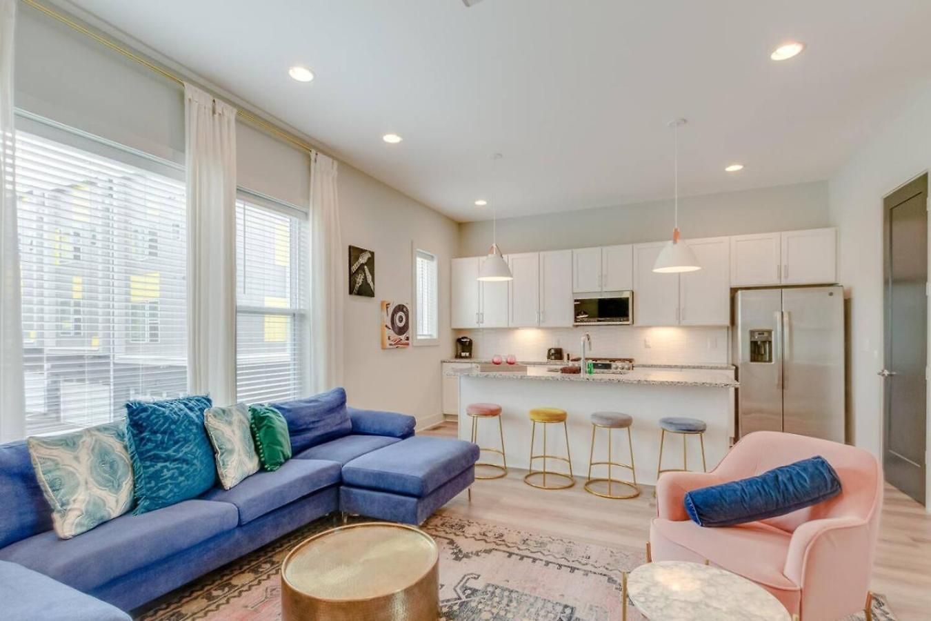 Harmony Of Dual Townhomes With 14 Beds