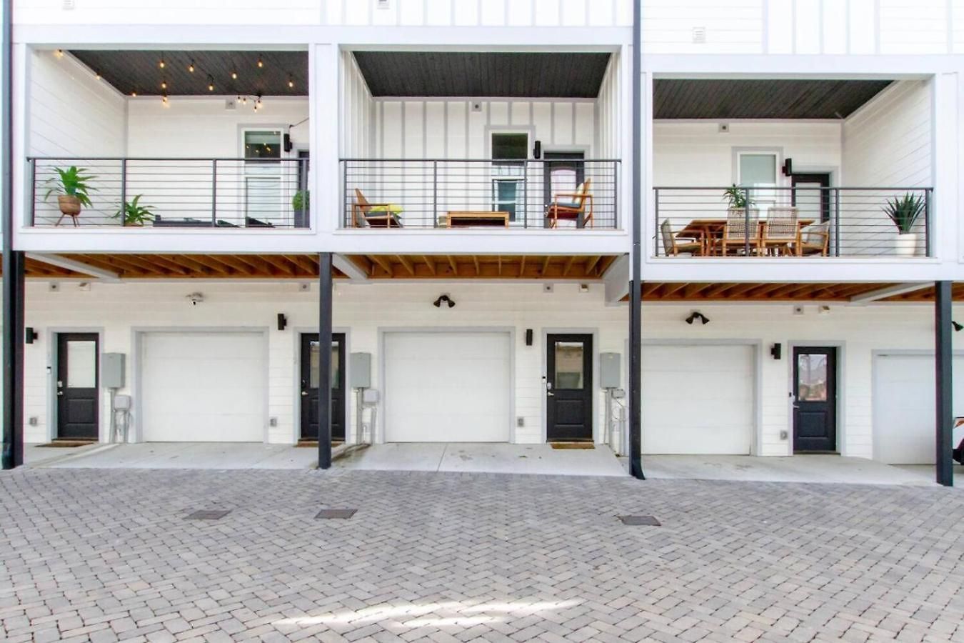 Holiday home Two Townhomes Rooftop Patios Hillsboro Village Nashville