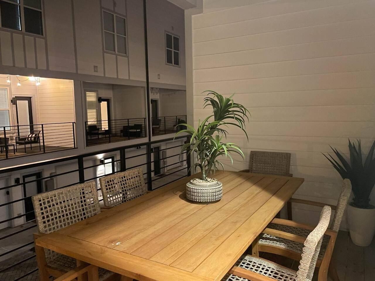 Holiday home Two Townhomes Rooftop Patios Hillsboro Village Nashville