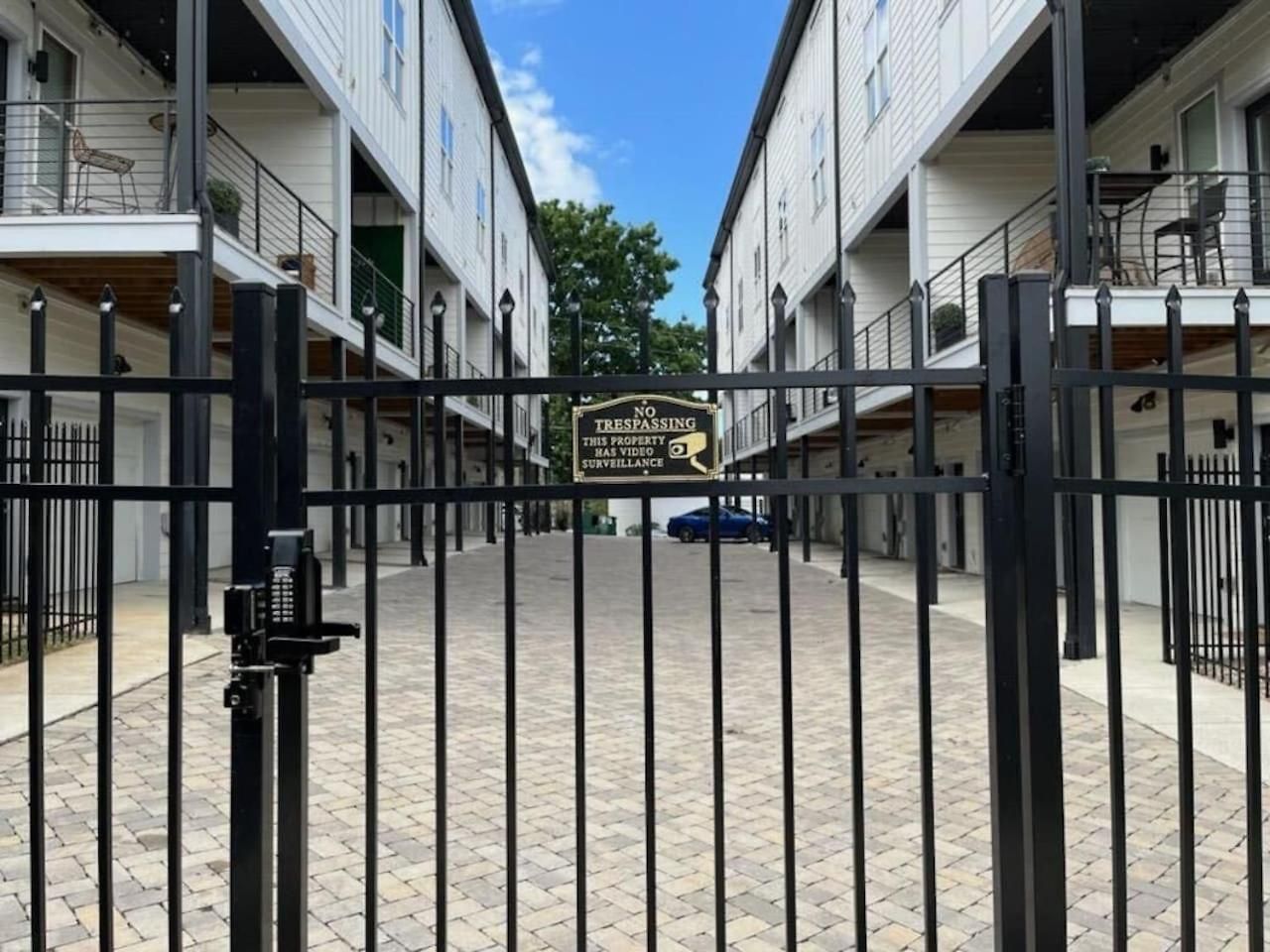 Holiday home Two Townhomes Rooftop Patios Hillsboro Village *