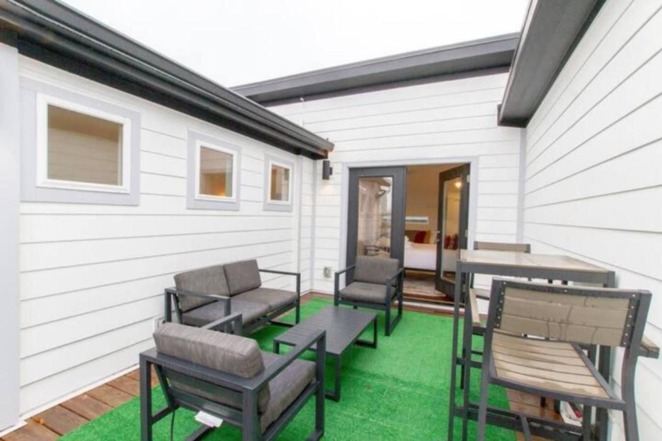 Two Townhomes Rooftop Patios Hillsboro Village Holiday home