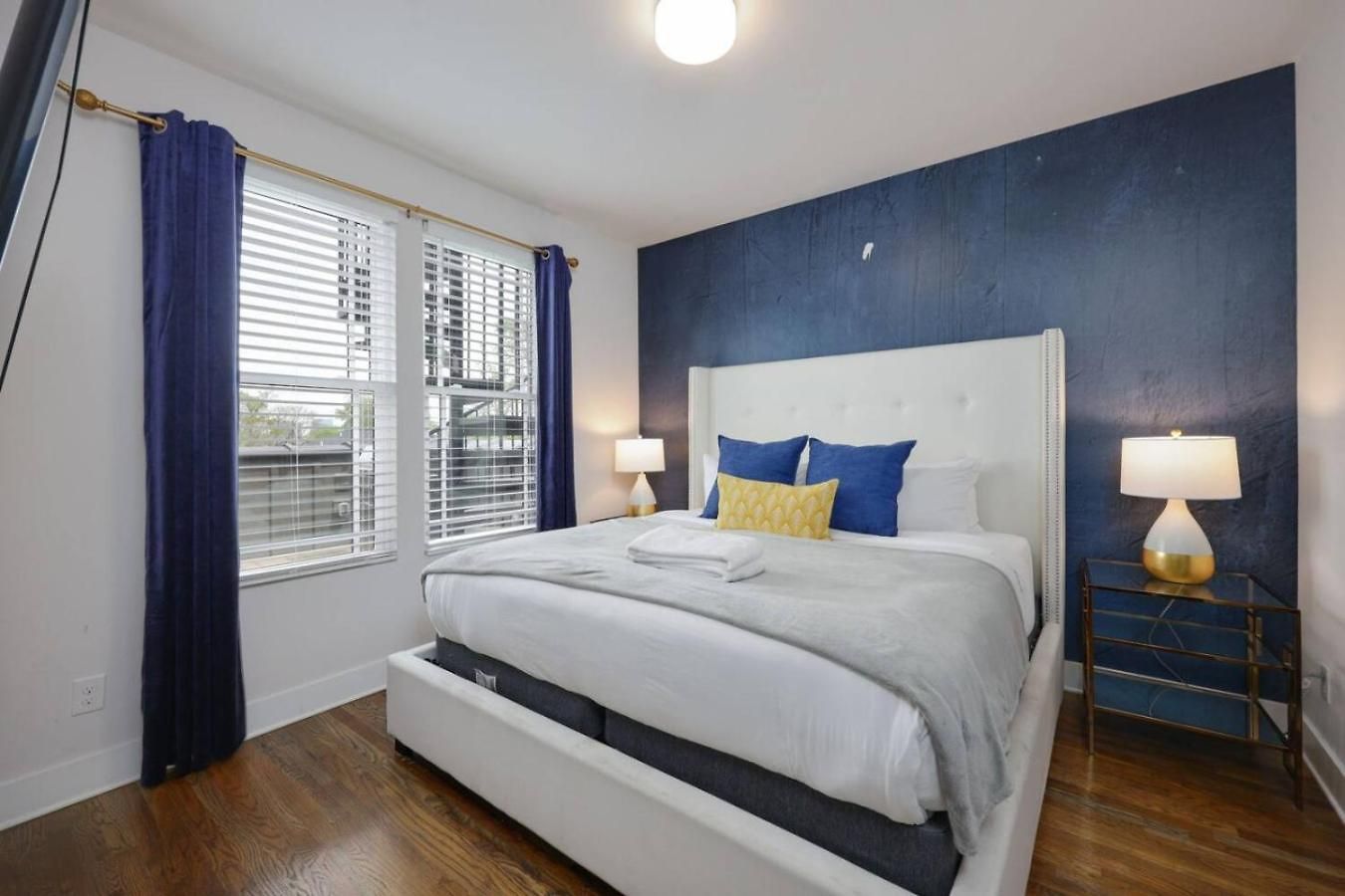 Two Townhomes - Hot Tubs And Rooftop Balconies Holiday home *