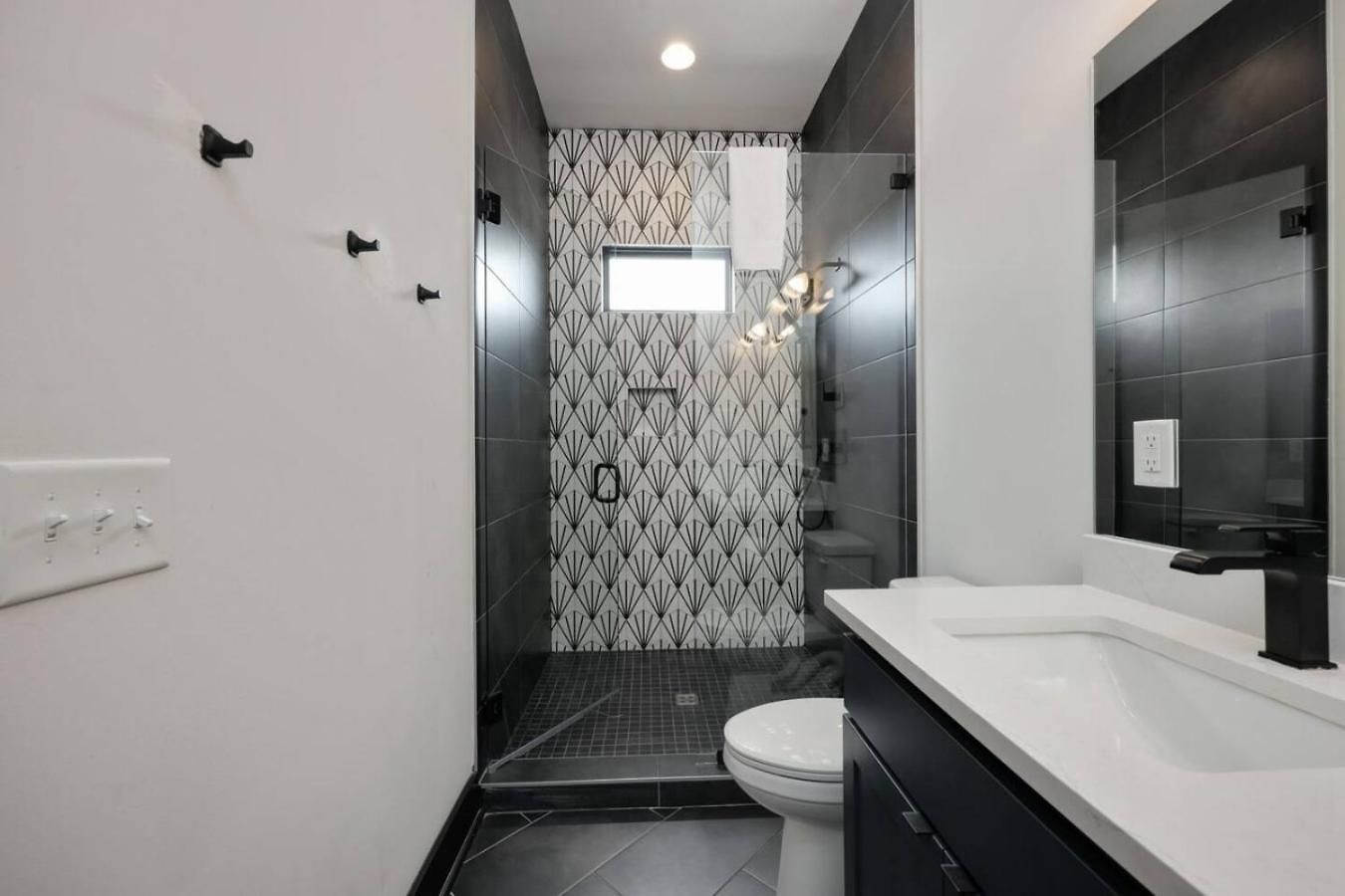 Two Townhomes- Rooftop Lounge- Hot Tub- Views Holiday home Nashville