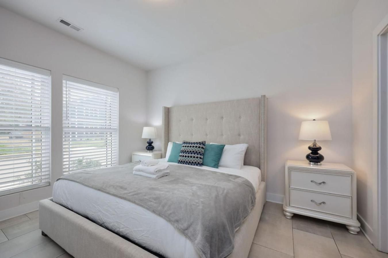 Two Townhomes - Hot Tubs And Rooftop Balconies *