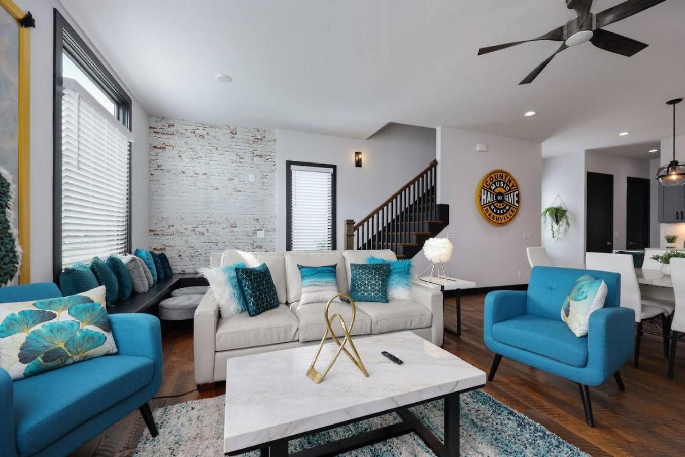 Two Townhomes- Rooftop Lounge- Hot Tub- Views Holiday home