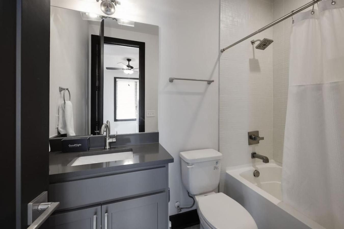 Holiday home Two Townhomes- Rooftop Lounge- Hot Tub- Views