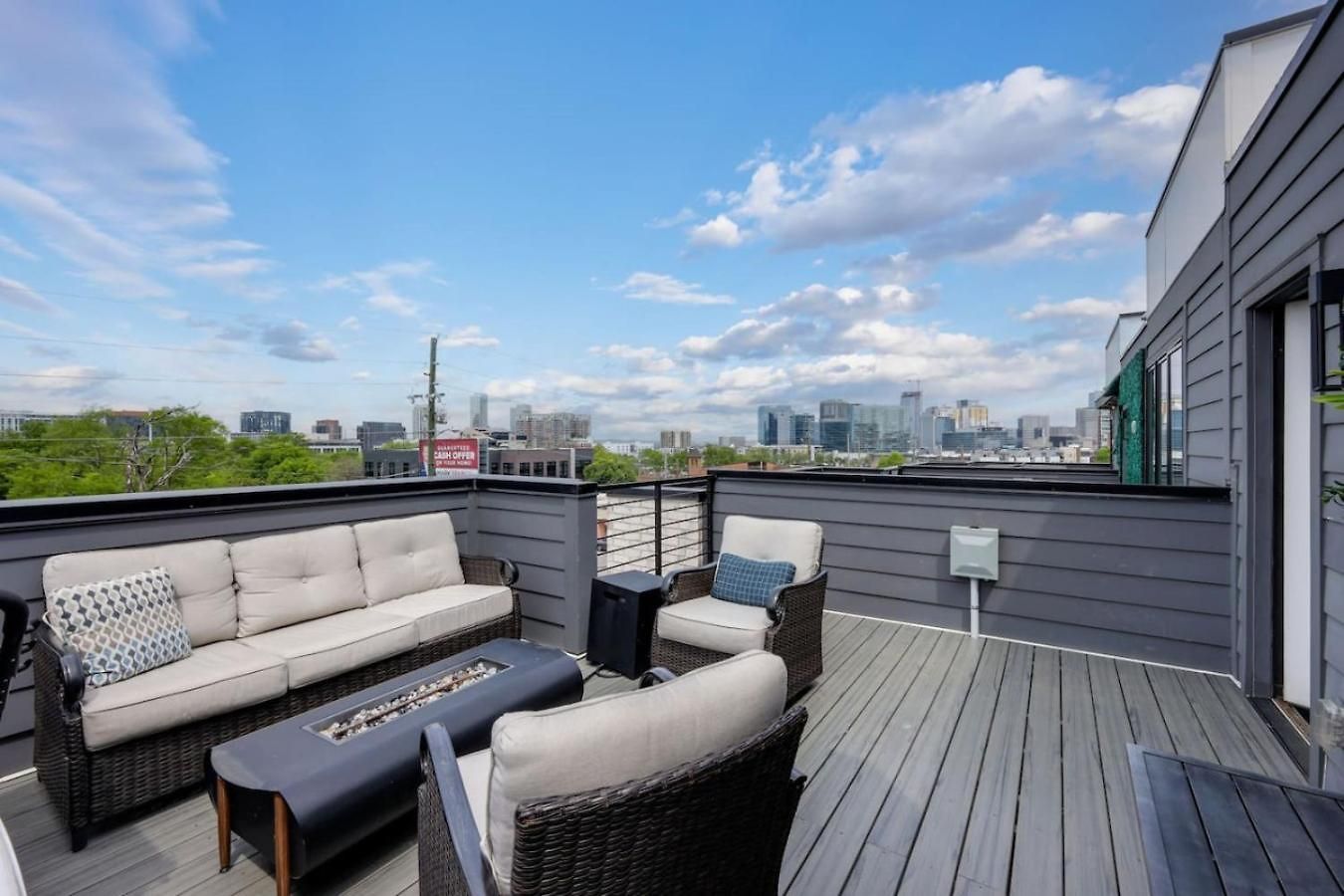 Holiday home Two Townhomes- Rooftop Lounge- Hot Tub- Views Nashville