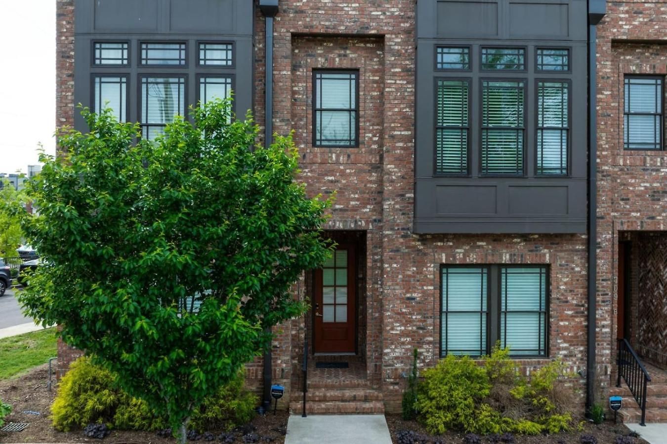 Two Townhomes - Hot Tubs And Rooftop Balconies Holiday home *