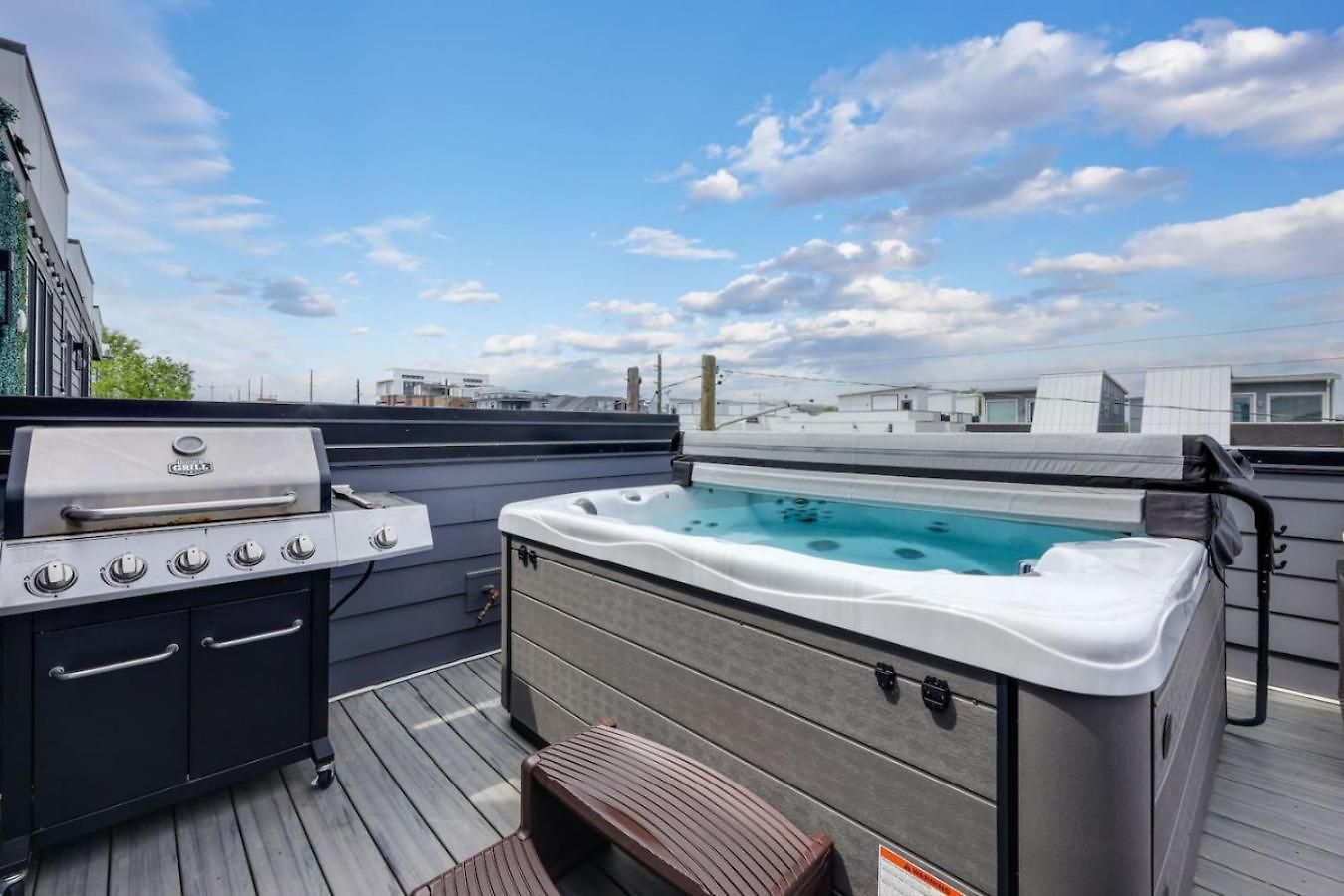 Holiday home Two Townhomes- Rooftop Lounge- Hot Tub- Views *