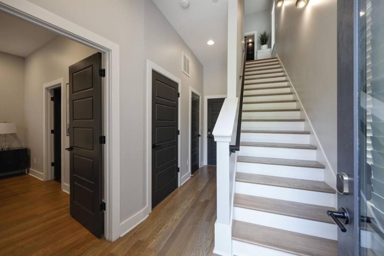 Two Townhomes- Rooftop Lounges- Hot Tub- Game *