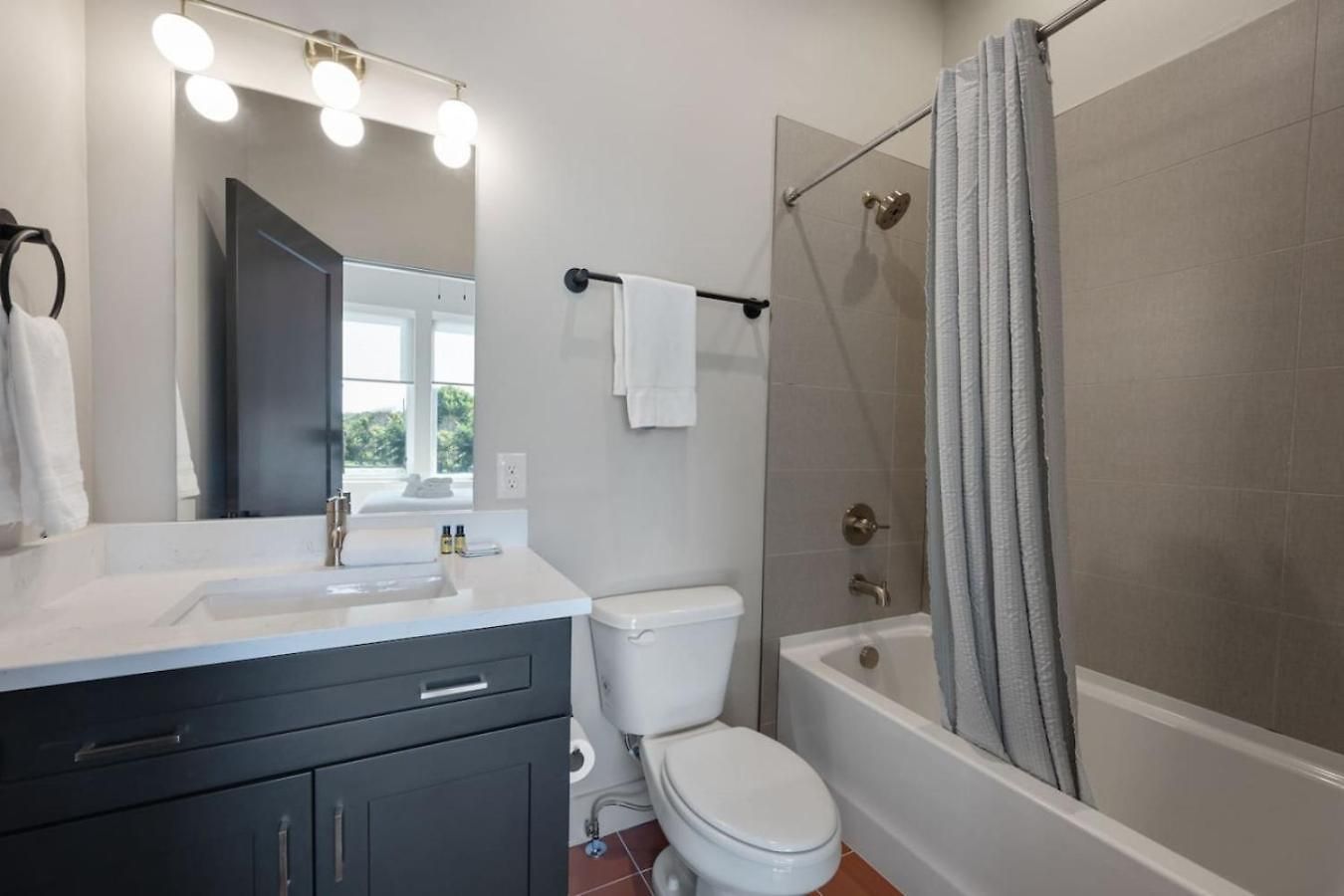 Music Abode And Cowgirl Up Dual Townhomes