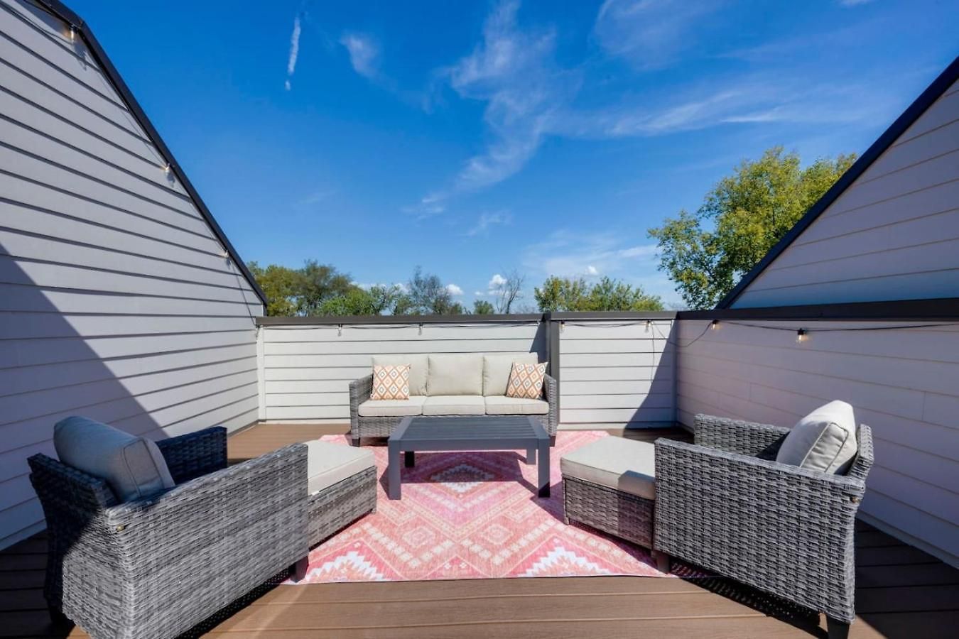 Hey Dolly Denim Dual Townhomes Holiday home
