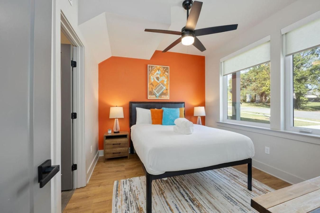 Music Abode And Cowgirl Up Dual Townhomes *