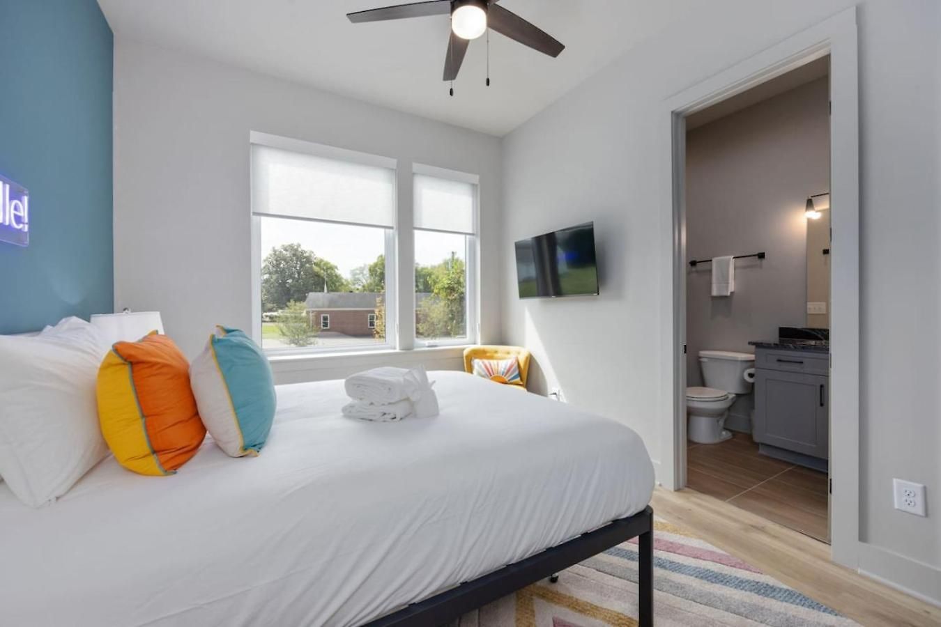 Hey Dolly Denim Dual Townhomes Holiday home