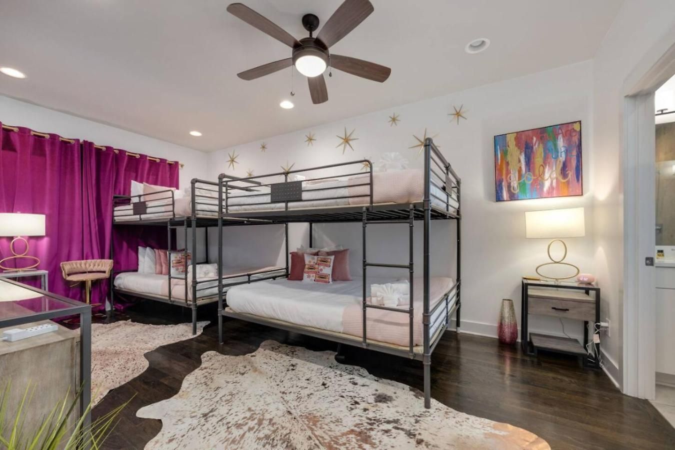 Holiday home Luxury Double Townhomes With Two Huge Sky Rooftops *