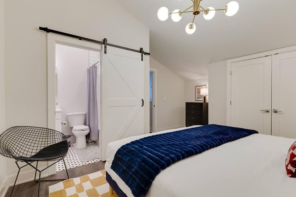 West End 4 Bd,4bath Walk To Bars-close To Broadway *