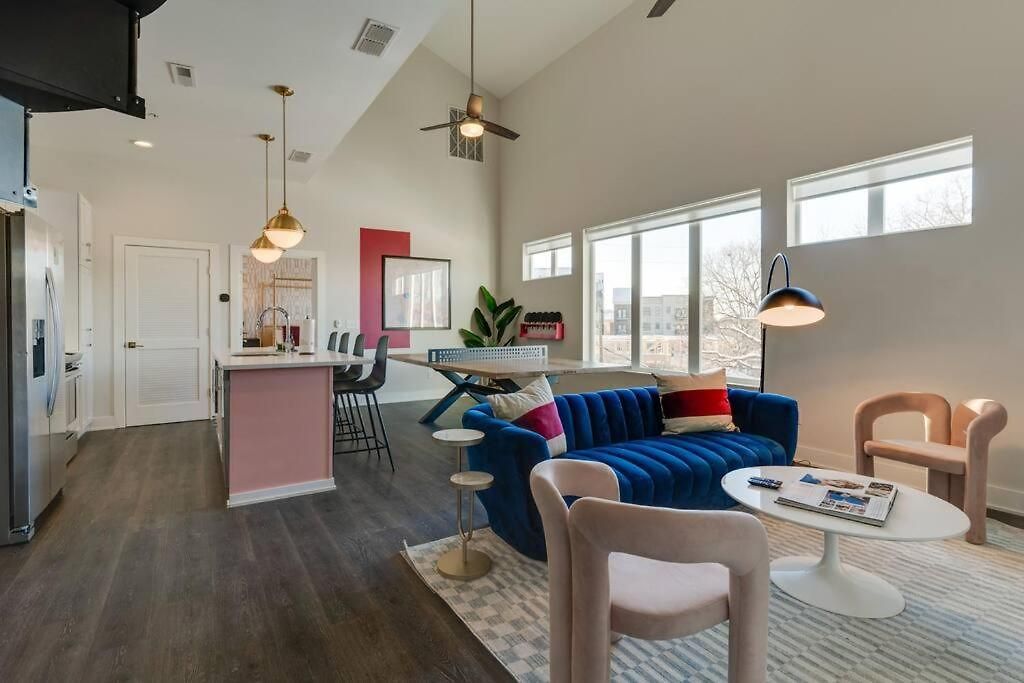 West End 4 Bd,4bath Walk To Bars-close To Broadway Apartment *