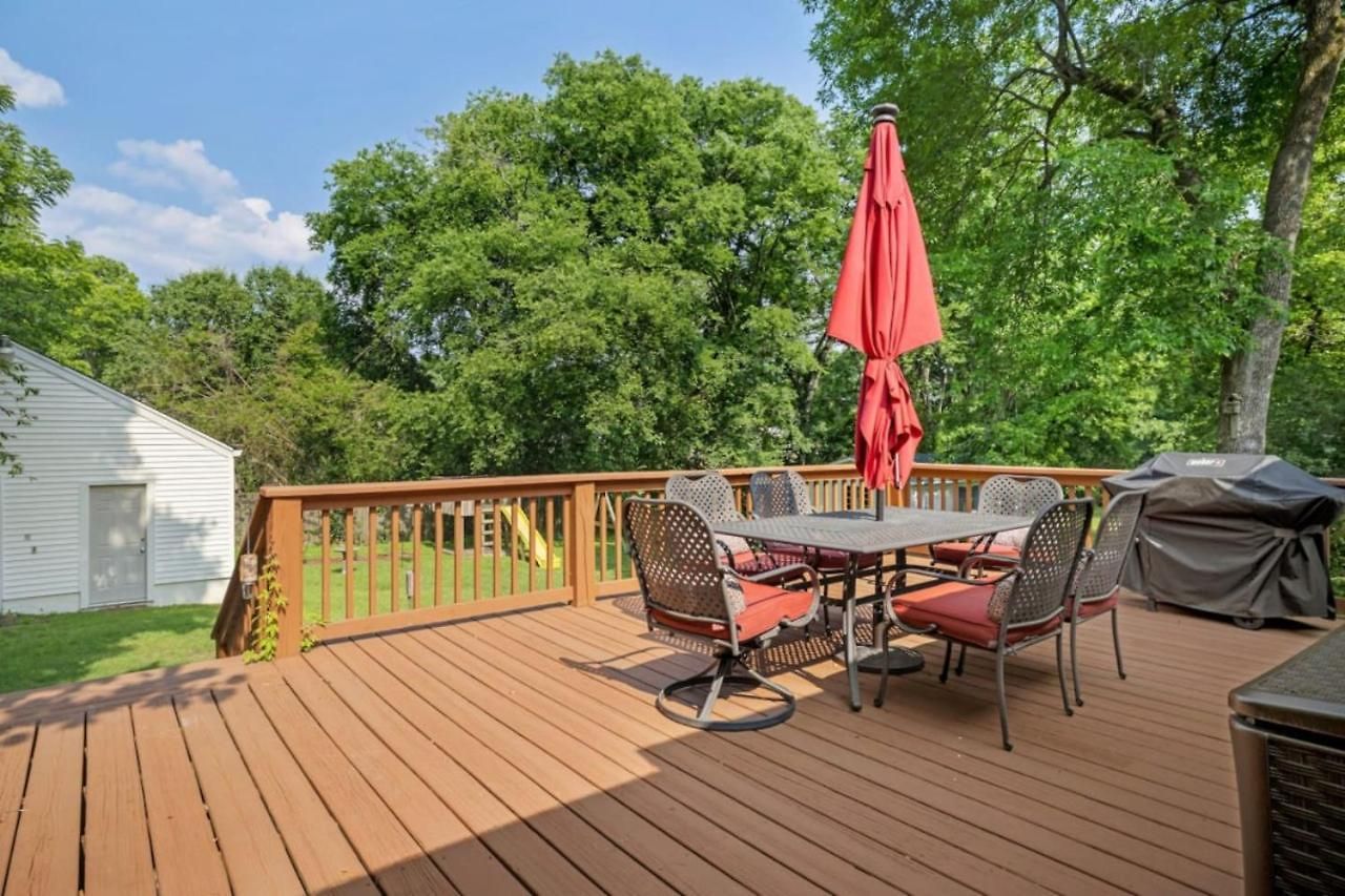 Neighborhood Retreat - Large Yard Family Fire Pit Holiday home Nashville