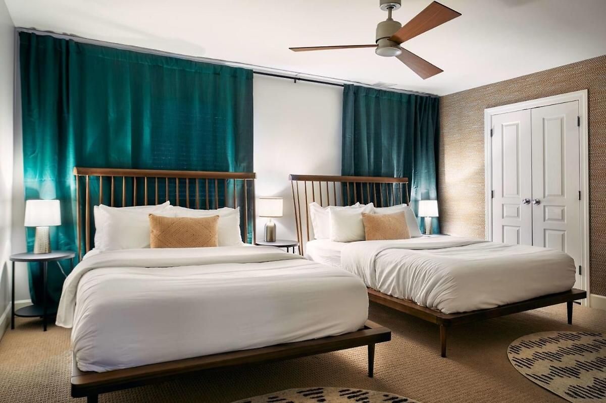 Modern Next To Vanderbilt Campus With Parking, Screened Porch & Workspace, Walk To Hillsboro Village, Fido & Pancake Pantry, Minutes To Music Row, 12 South & Broadway, Perfect For Families, Friends & Visits Nashville