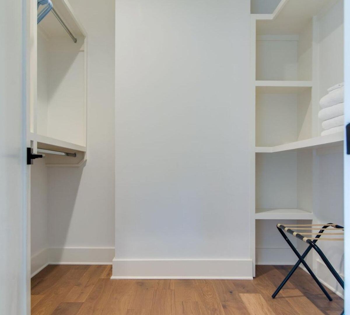 Spacious 4br, Rooftop Patio, Garage, Walk To Faves, 5 Mins To Nissan Stadium, Less Than 10 Mins To Broadway, 24 Hr Hospitality, Great For Groups Holiday home