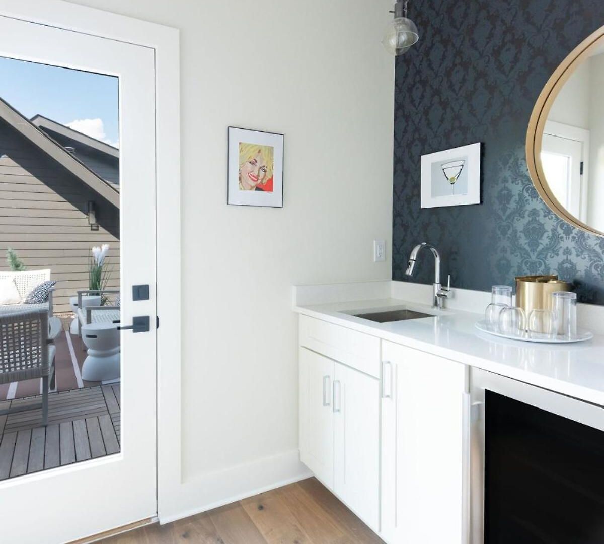 Spacious 4br, Rooftop Patio, Garage, Walk To Faves, 5 Mins To Nissan Stadium, Less Than 10 Mins To Broadway, 24 Hr Hospitality, Great For Groups * Nashville