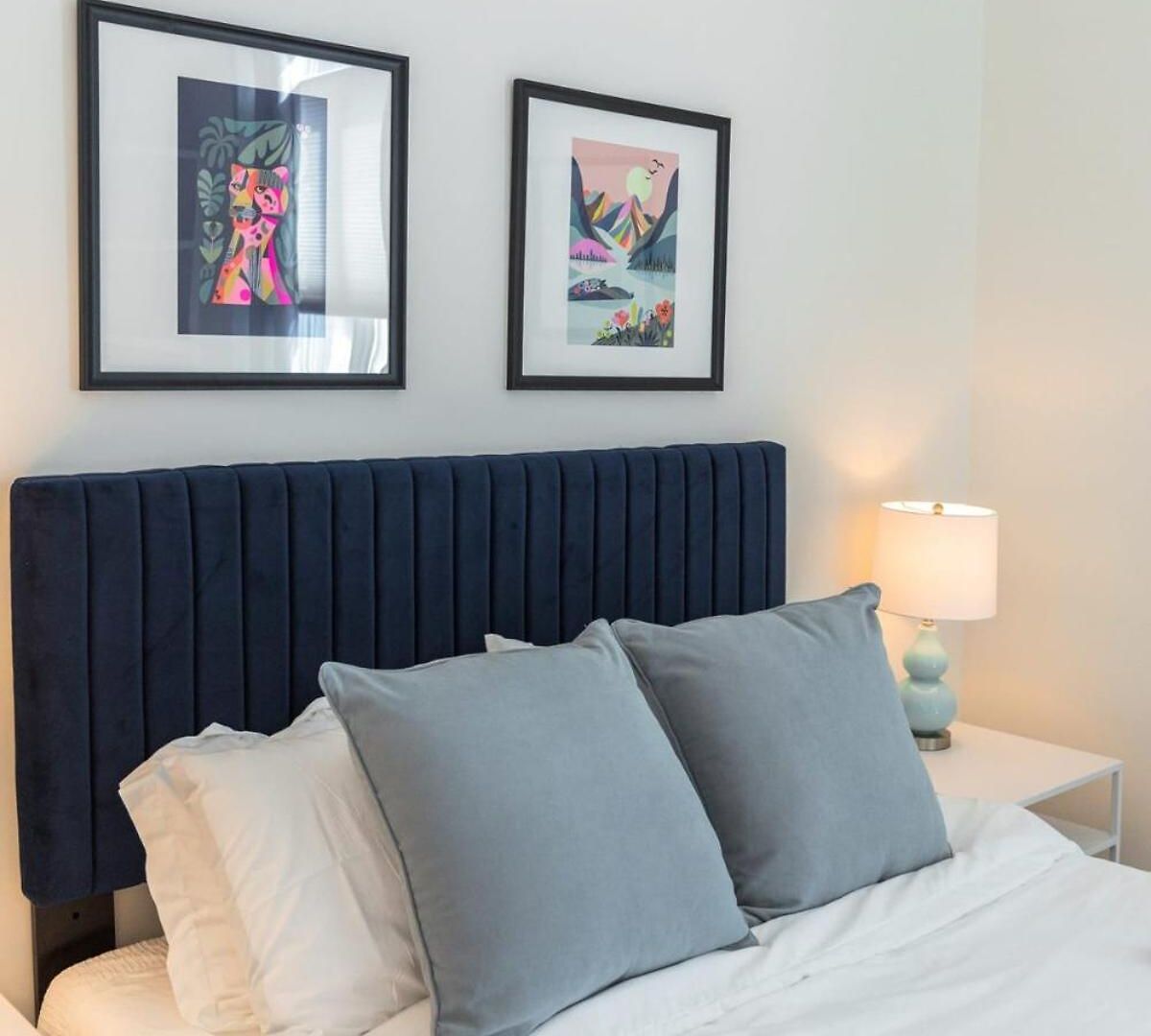 5 Mins To Belmont And Vandy, Rooftop Deck, Garage, 4 Bedroom With Rooftop And Grill, 10 Mins To Broadway, Perfect For Groups, 24 Hour Hospitality, Also Available For Long Term Holiday home
