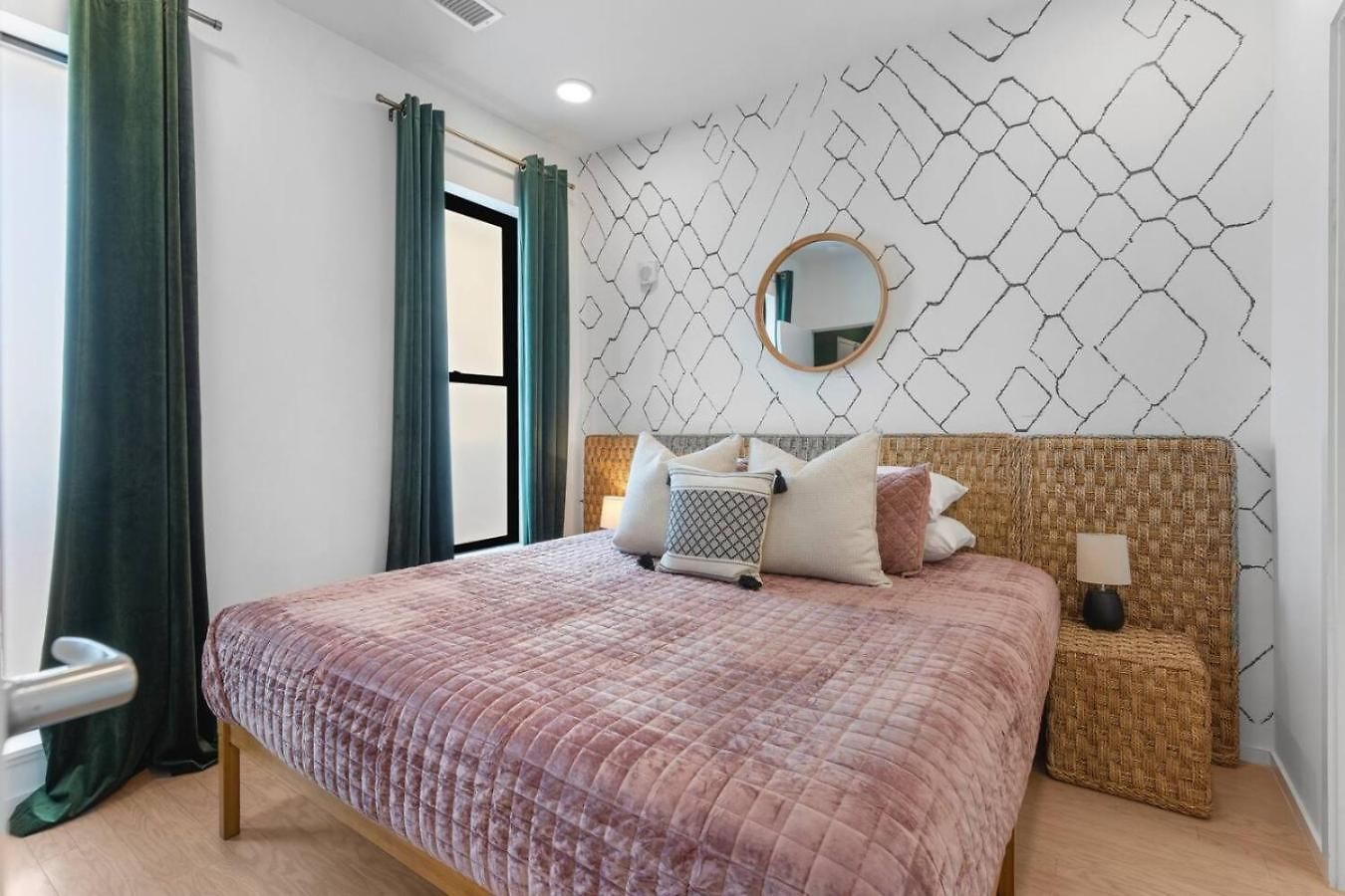 Luxury Riverview With Patio Walk To Broadway Holiday home *