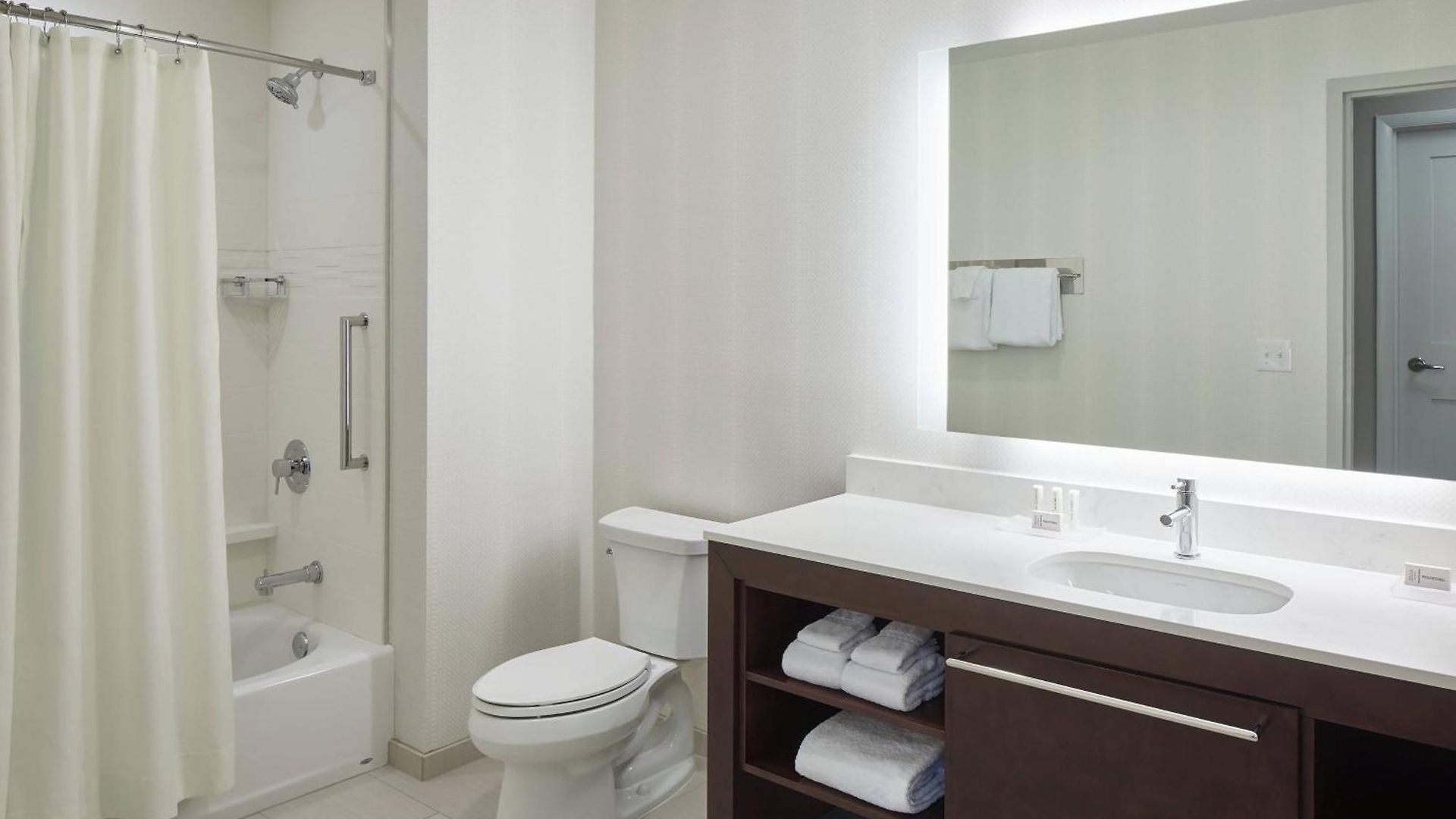 By Marriott Downtown/convention Center 3*
