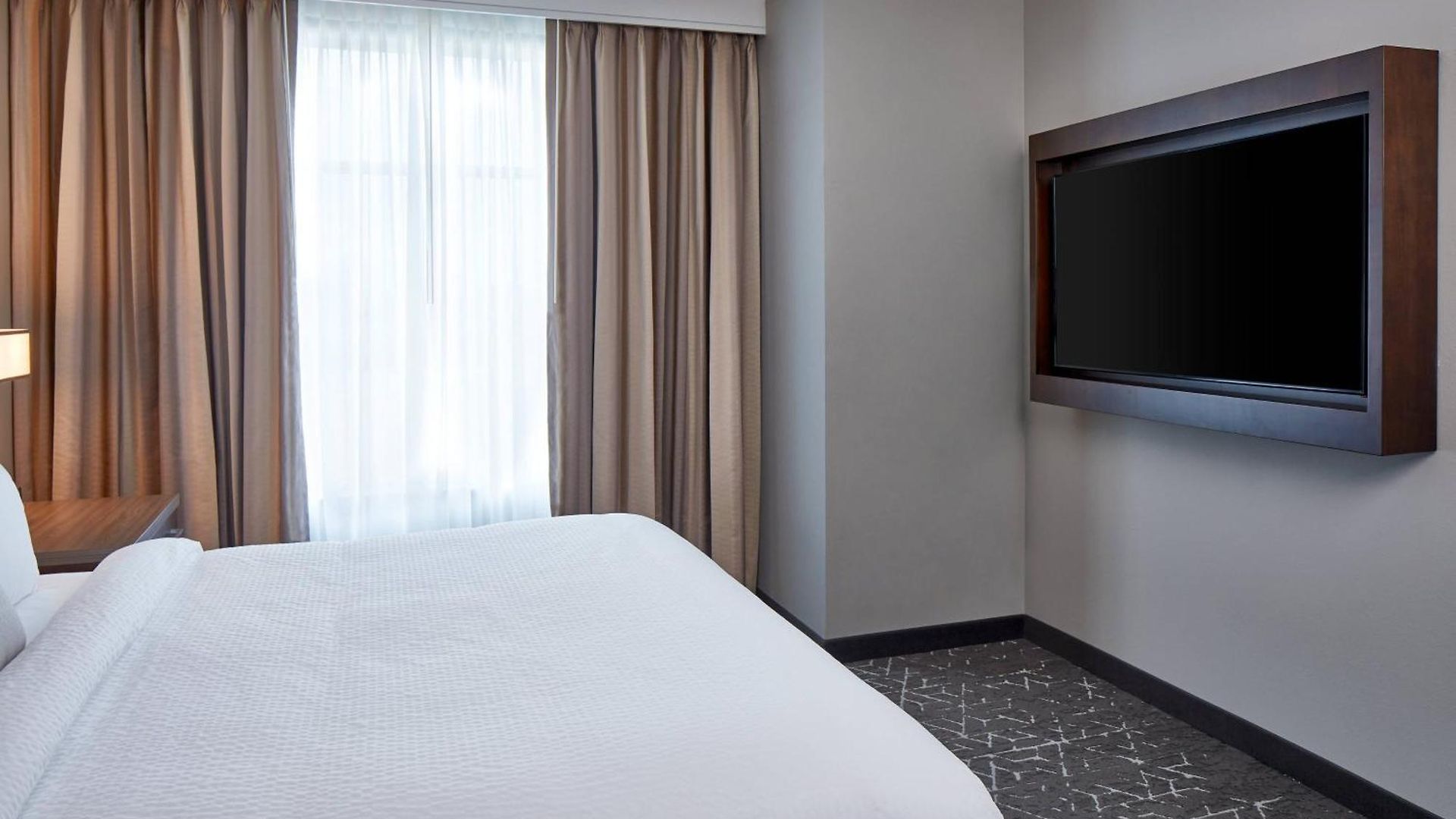 By Marriott Downtown/convention Center Hotel