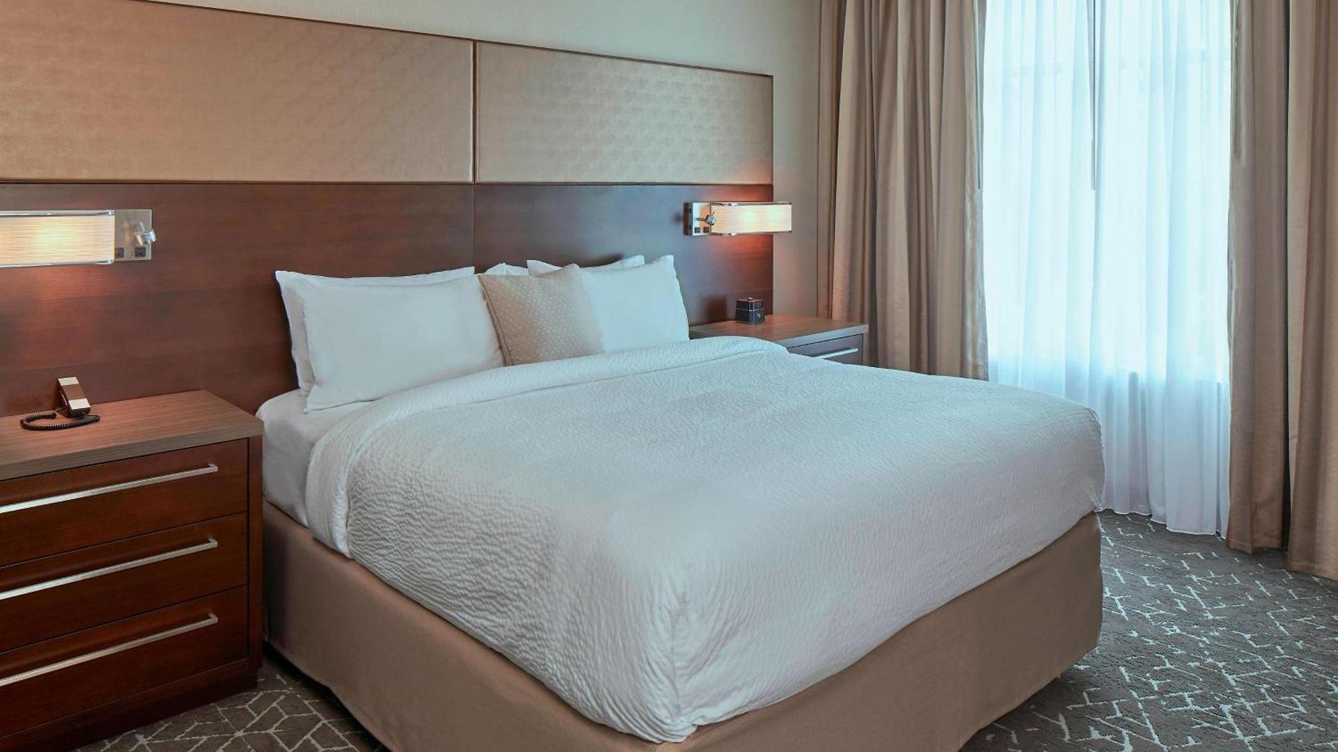 By Marriott Downtown/convention Center Hotel