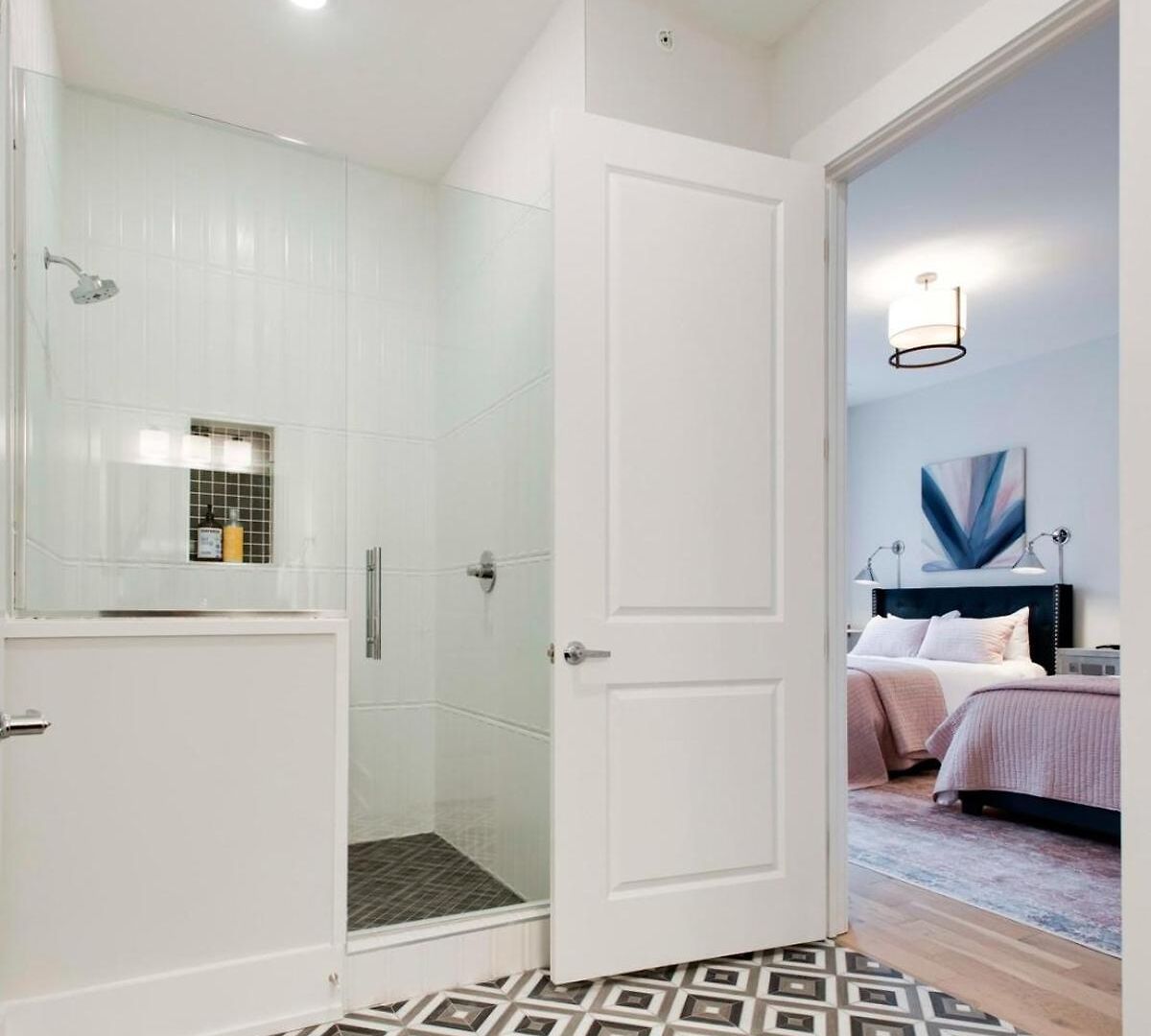 Holiday home Chic Vandy With Garage - 3 Miles To Broadway *