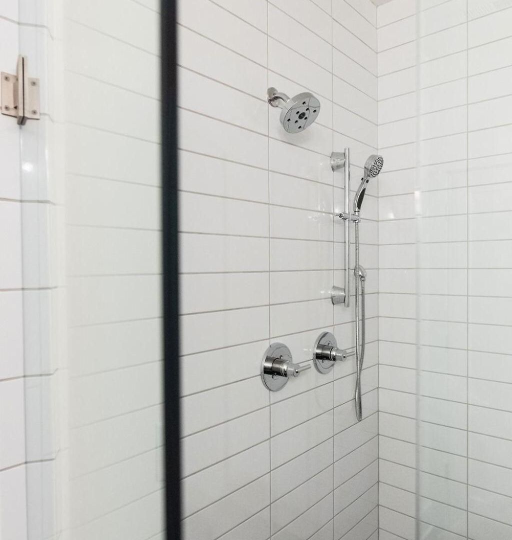 Holiday home Luxury Hillsboro Village Rooftop Retreat Sleep 12 W Chef S Kitchen Smart Tvs & Garage Walk To Vanderbilt Pancake Pantry & Boutique Shopping Minutes To Broadway 12 South & The Parthenon 24 7 Hospitality *