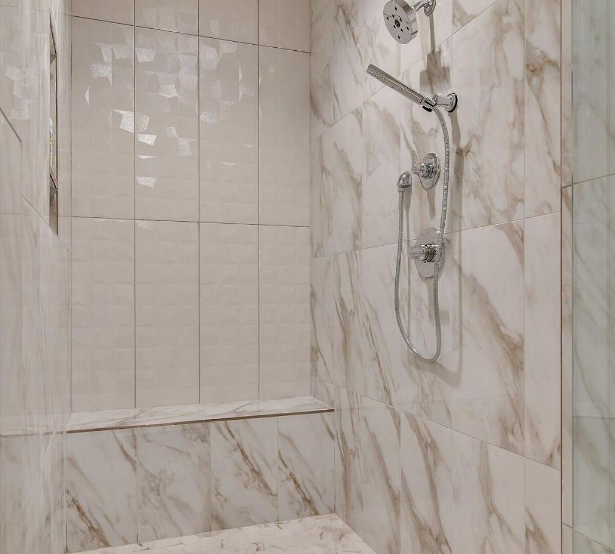 Holiday home Stylish East Nash Retreat, Walk To Local Favorites, Sleep 10 With Smart Tvs, Workspace & Fast Wifi, Attached Garage & Full Kitchen, Walk To Mas Tacos, Drive 10 Min To Downtown Broadway, 24 Hr Hospitality *