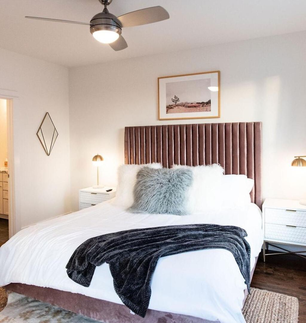 Luxury Hillsboro Village Rooftop Retreat Sleep 12 W Chef S Kitchen Smart Tvs & Garage Walk To Vanderbilt Pancake Pantry & Boutique Shopping Minutes To Broadway 12 South & The Parthenon 24 7 Hospitality *
