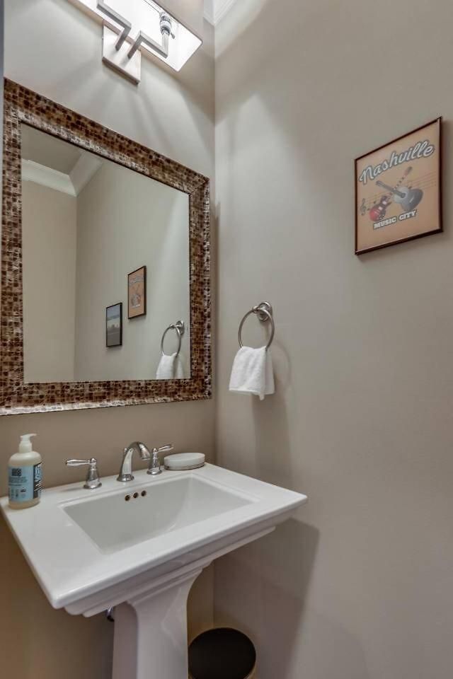 Holiday home Twin Belmont Homes W 8 King 4 Living Sleep Up To 24 Guests Walk To Belmont & Vanderbilt Near Music Row The Gulch & 12 South 2 Miles To Broadway Smart Tvs Parking 24 Hr Hospitality