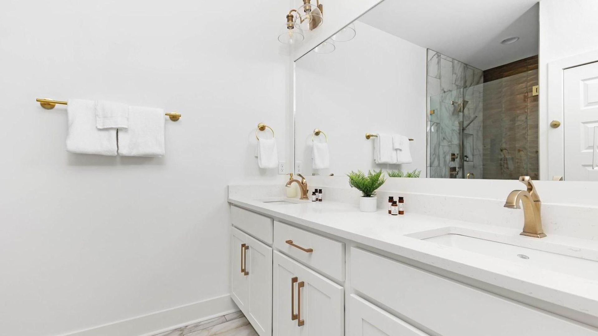 The Iris - Walk To Dining And Nightlife Rooftop! Holiday home Nashville