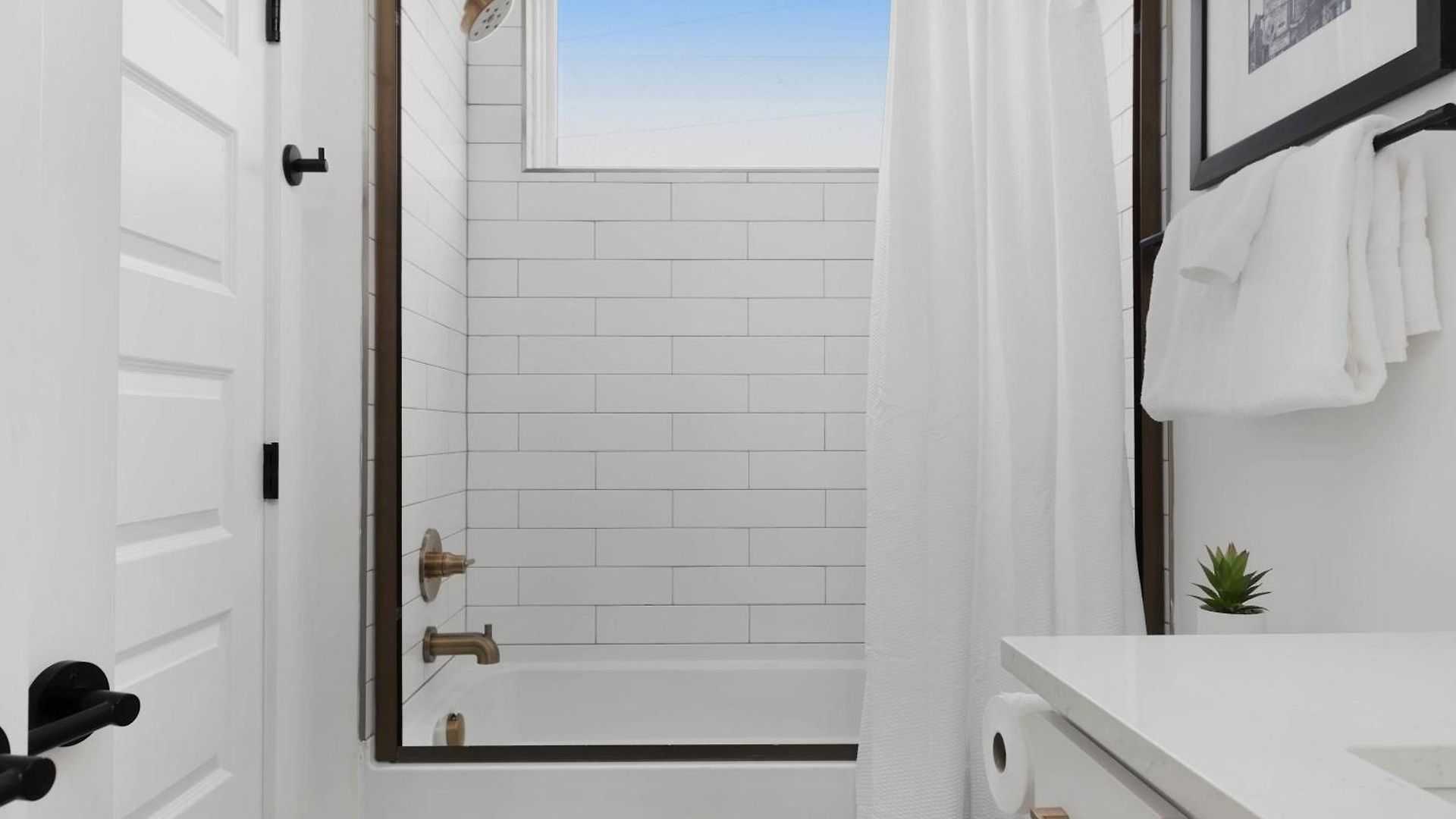 The Iris - Walk To Dining And Nightlife Rooftop! Holiday home *
