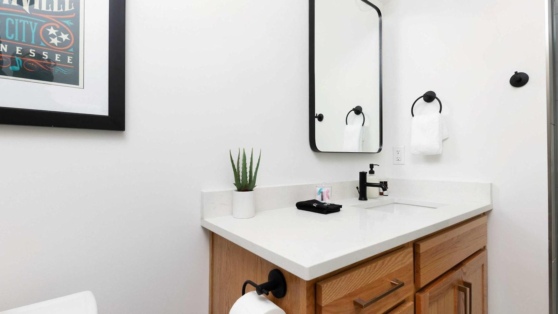 The Iris - Walk To Dining And Nightlife Rooftop! Holiday home *