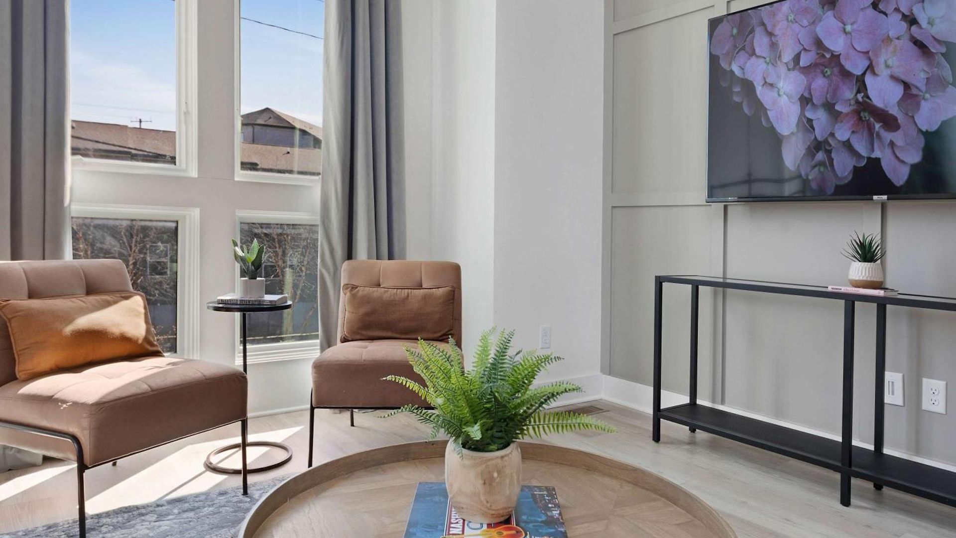 Holiday home The Azalea - Walk To Dining & Nightlife, Rooftop!
