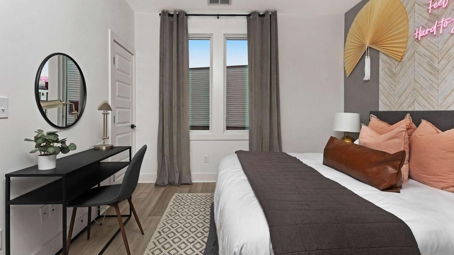 Holiday home The Camellia - Rooftop Patio & Dog Friendly!