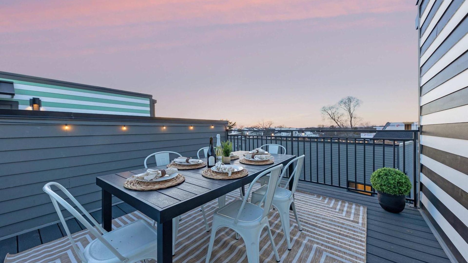 The Camellia - Rooftop Patio & Dog Friendly! Holiday home Nashville