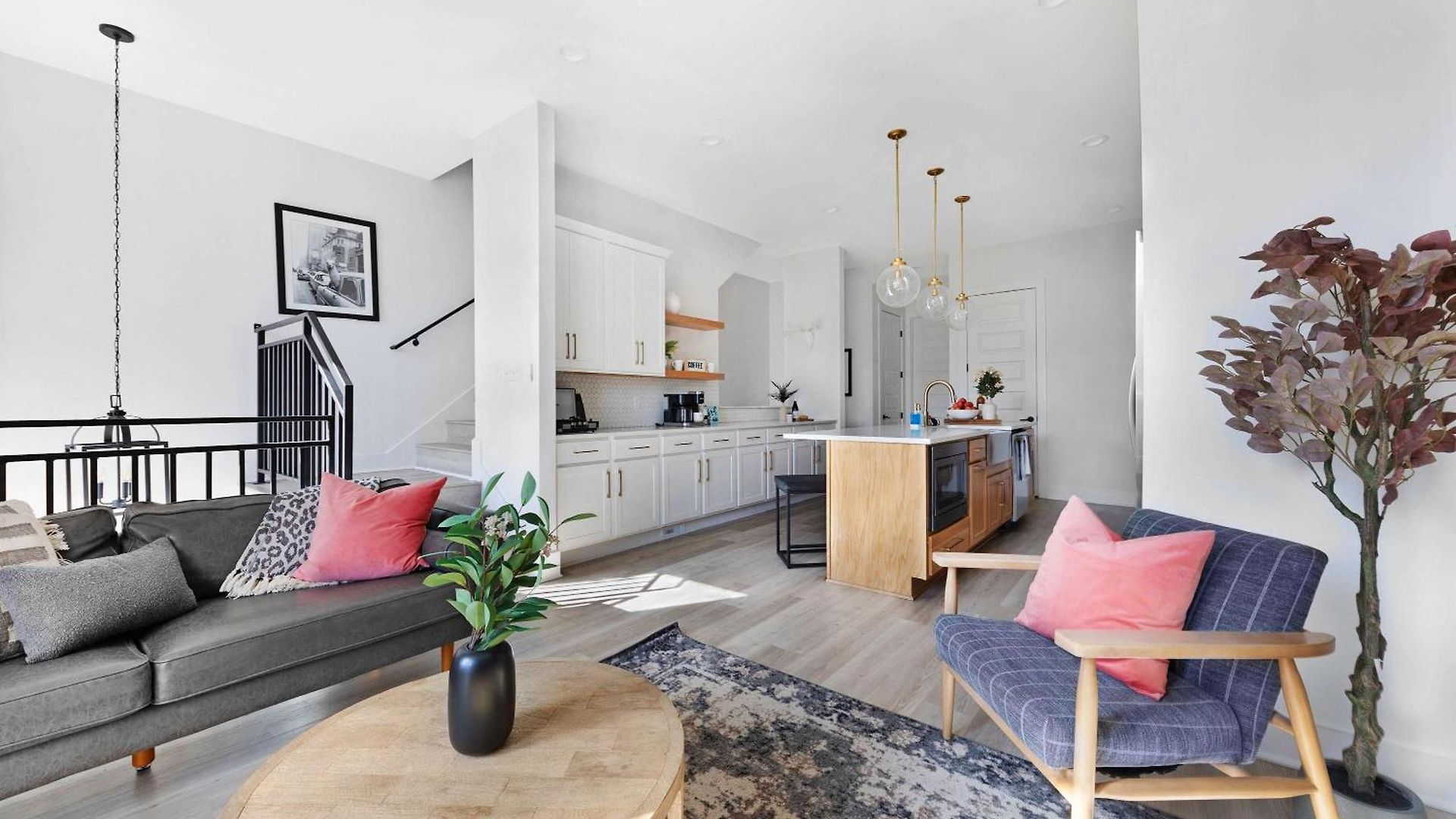 The Camellia - Rooftop Patio & Dog Friendly! * Nashville